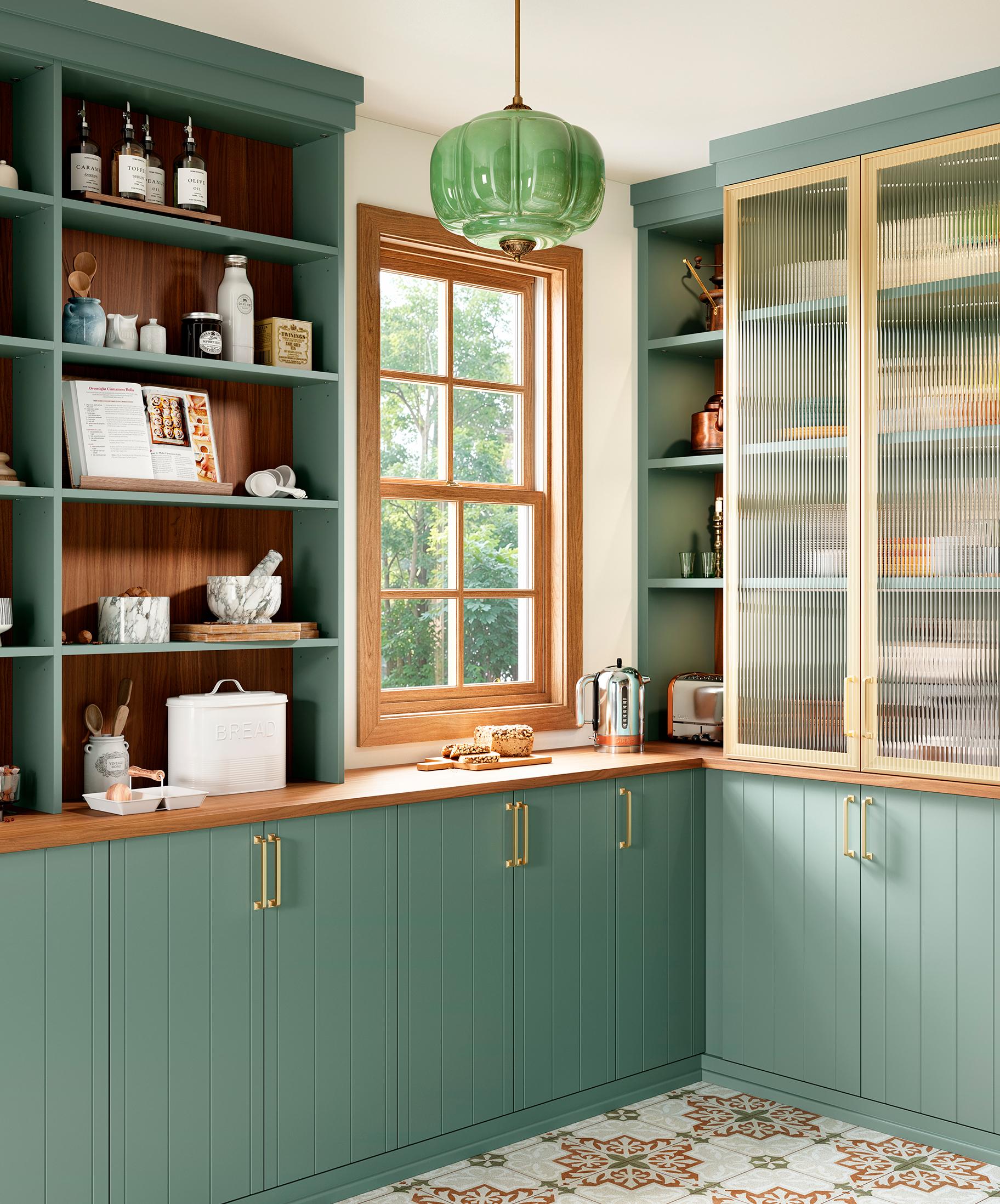 Despensa de cocina diseñada con puertas de vidrio verticales y acabado verde por California Closets