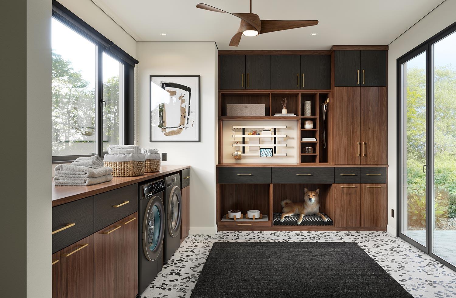 Diseño dual de vestíbulo y biblioteca personalizado con gabinetes y cama para mascotas de California Closets
