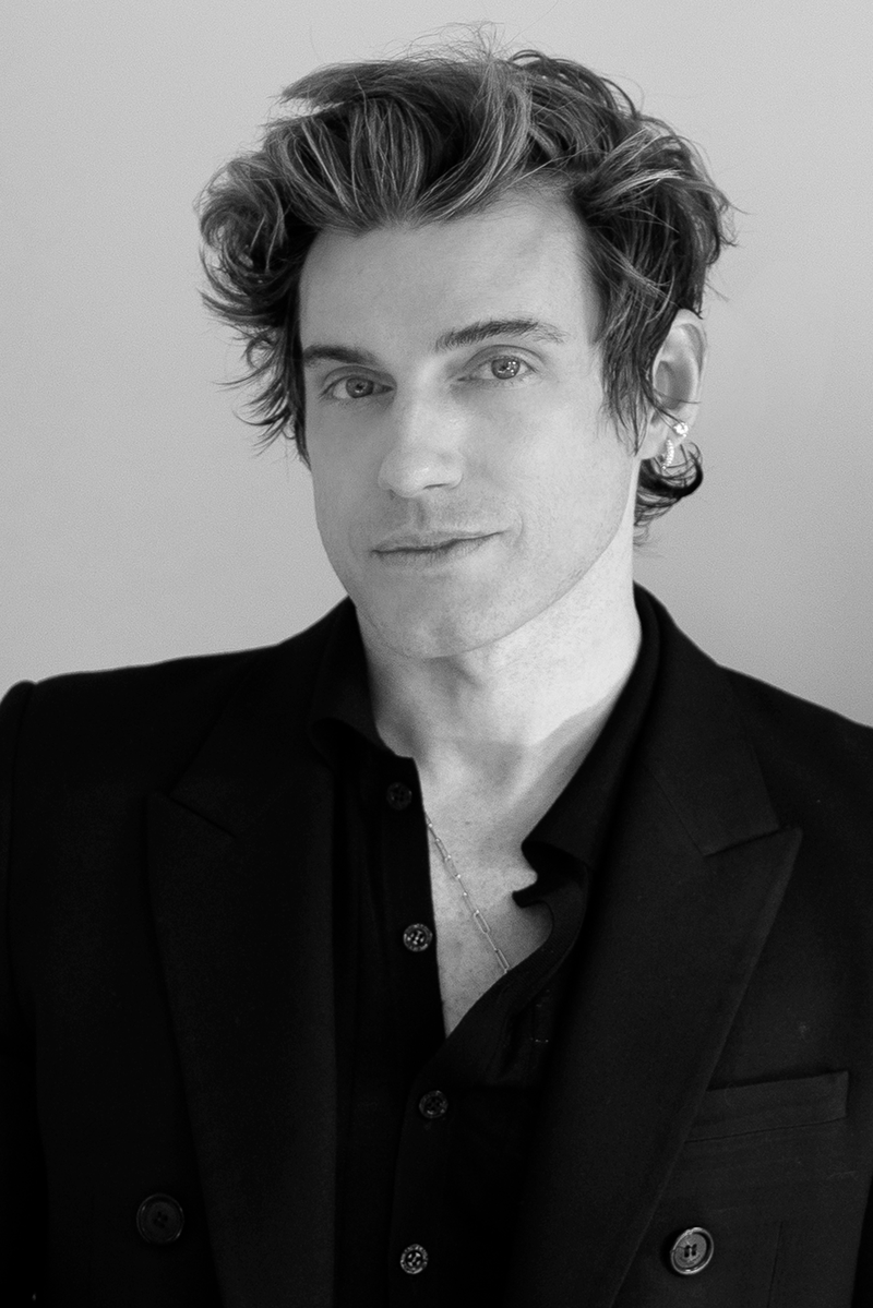 A profile picture in black and white of Jeremiah Brent, California Closets podcast host.